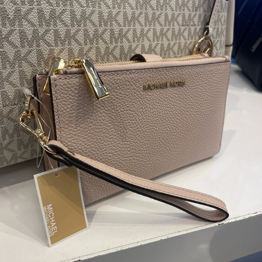 MICHAEL KORS Adele Leather Smartphone Wallet Double Zip wristlet Soft Pink NWT